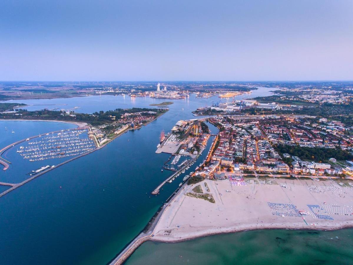 Apartamento Sonnendeck, Direkt Am Leuchtturm Rostock Exterior foto