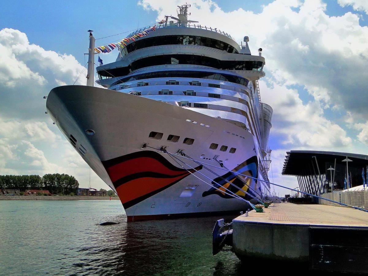 Apartamento Sonnendeck, Direkt Am Leuchtturm Rostock Exterior foto